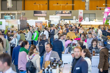 Blick in die Messehalle