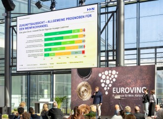 Zur Zukunft des Weinfachhandels in Deutschland – HS Heilbronn hat neue Studie auf der EUROVINO 2026 vorgestellt 